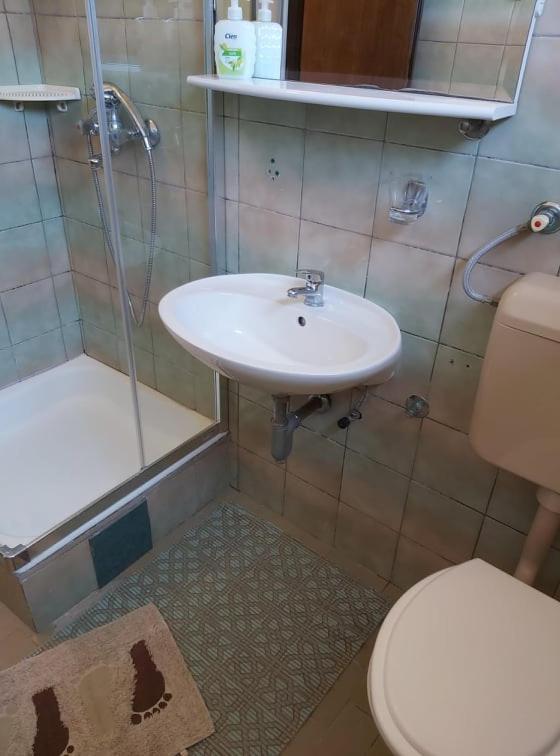 Apartmani Svitlana Sukošan Exteriör bild
