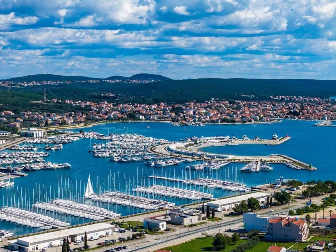 Apartmani Svitlana Sukošan Exteriör bild